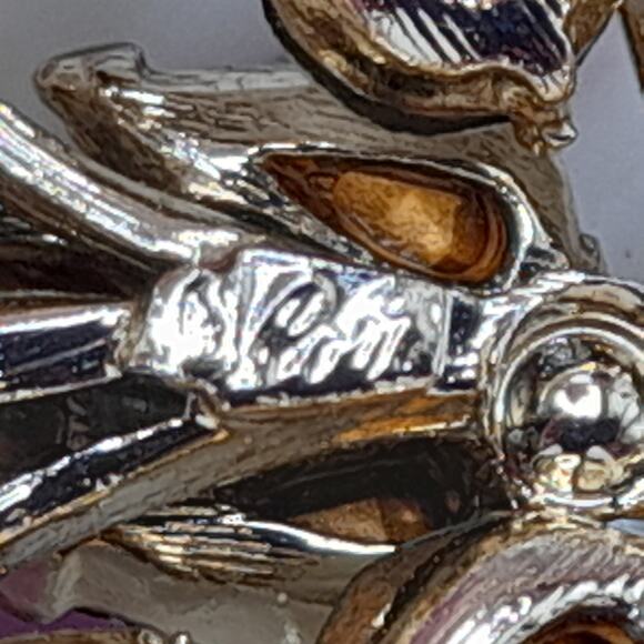 Vintage Coro Clear Rhinestone Floral Brooch, Gold Tone, 3 1/4 Inches - Picture 5 of 12